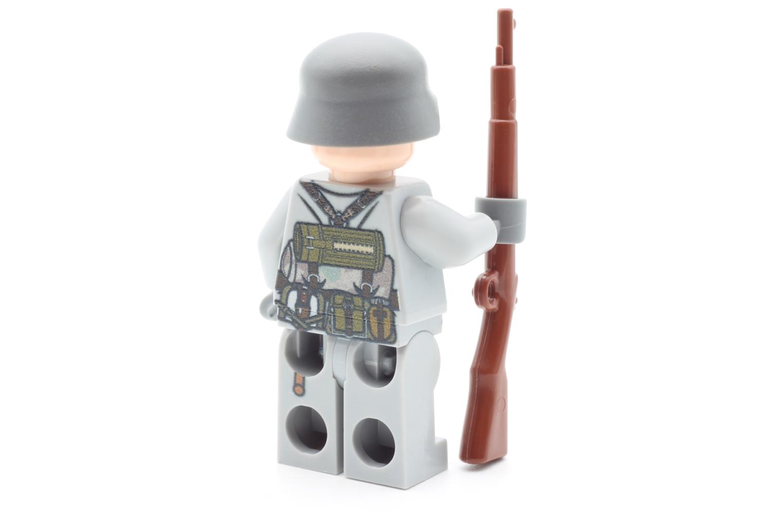 Deutscher Soldat mit Karabiner 98